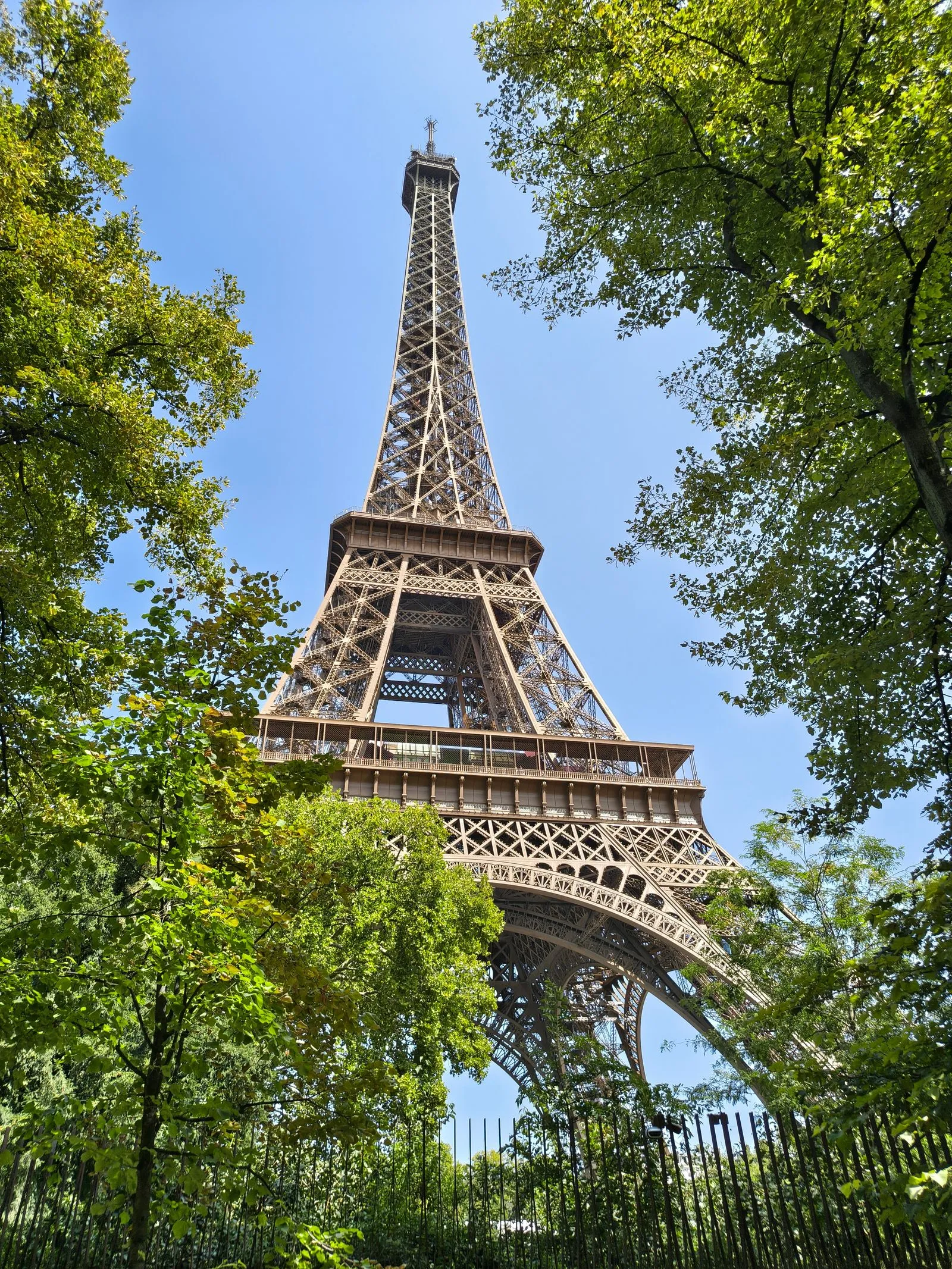 Iron Through Green, Paris, France